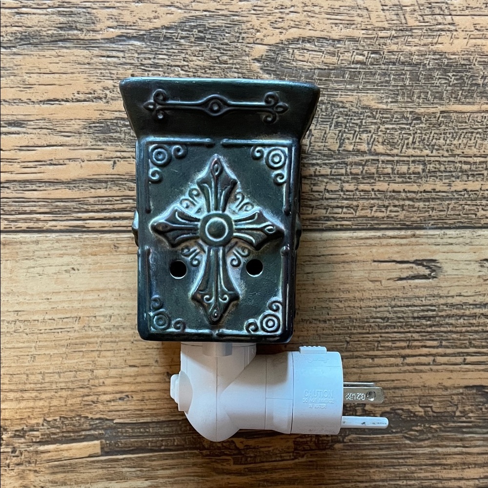 Scentsy Hope Cross Wall Plug-In
